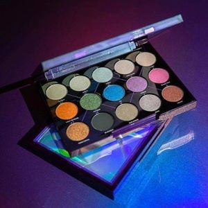 New! Urban Decay Distortion Palette!